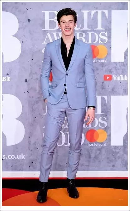 รูปภาพ: ฮิวจ์แจ็คแมน, Jared Summer, Luke Evans และดาวอื่น ๆ บนพรมแดง Brit Awards 31239_13
