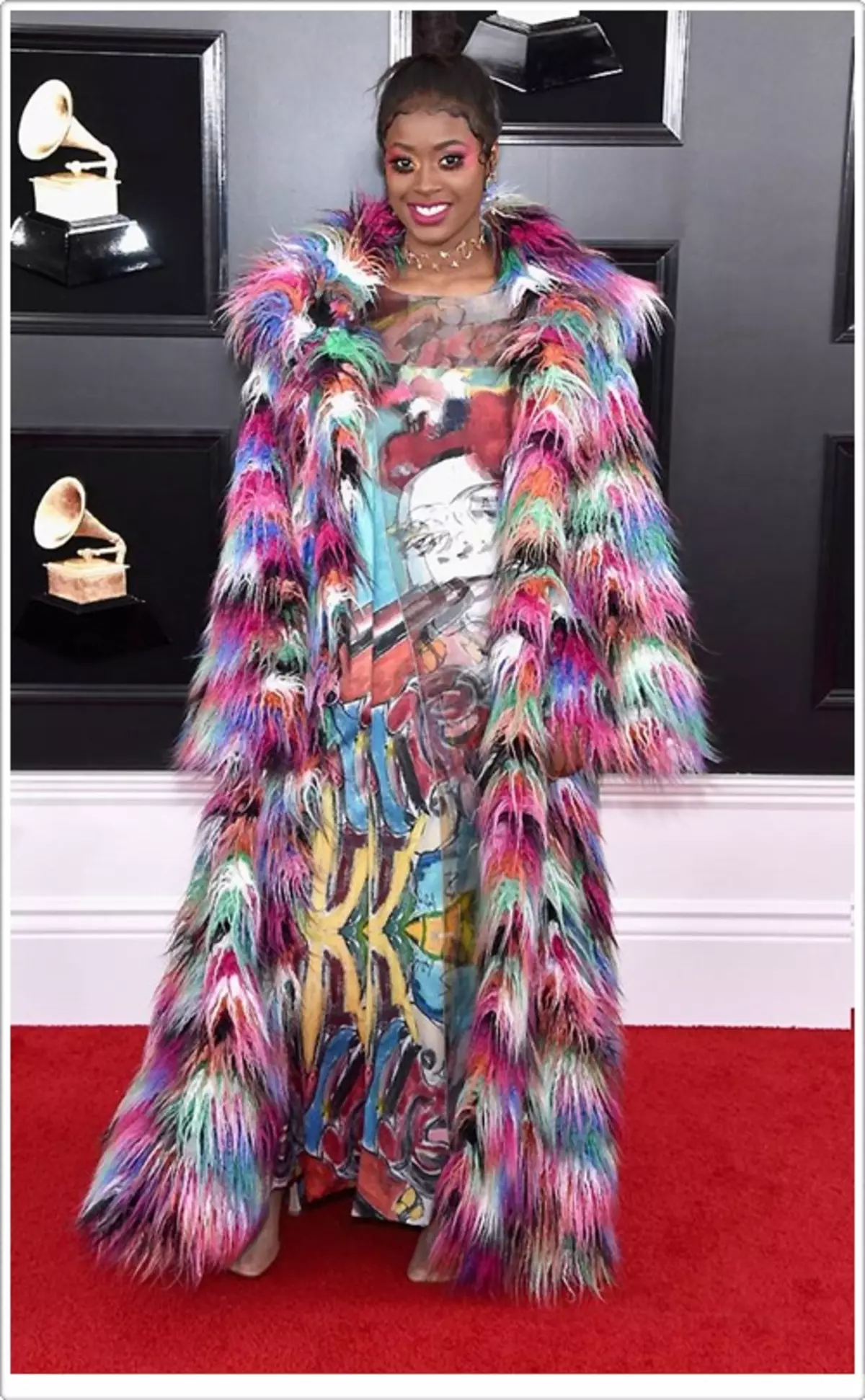 Antitop: 18 lächerlichste und geschmacklose Outfits von Sternen von der roten Gleis Grammy 2019 31393_14