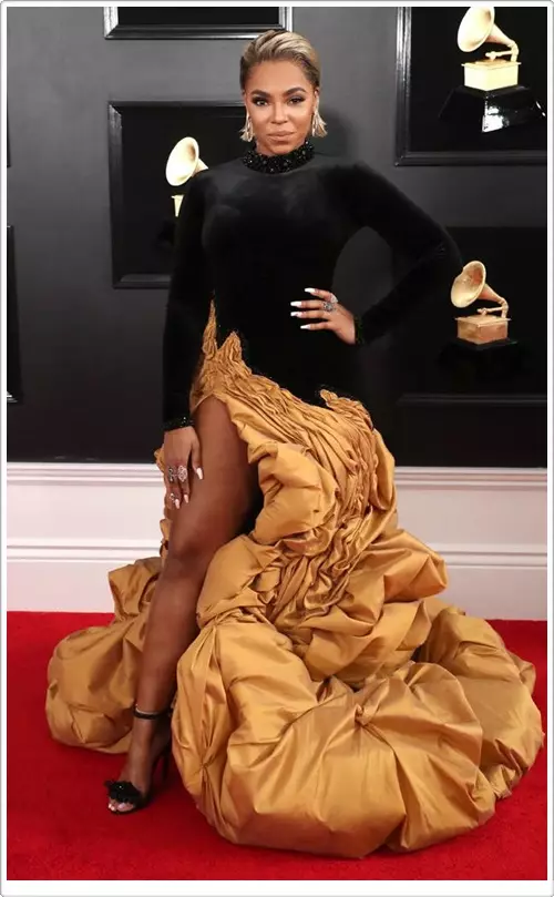 Antitop: 18 lächerlichste und geschmacklose Outfits von Sternen von der roten Gleis Grammy 2019 31393_4