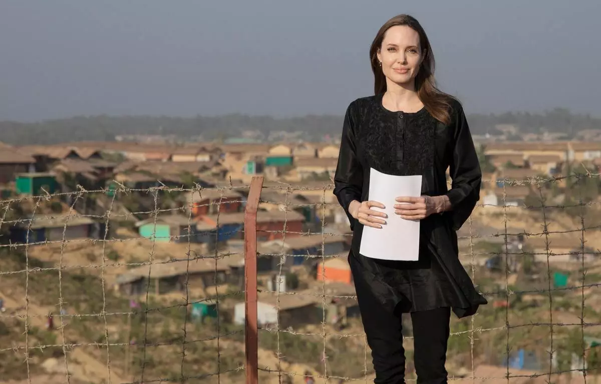 Foto: Angelina Jolie visitó el campamento de refugiados en Bangladesh