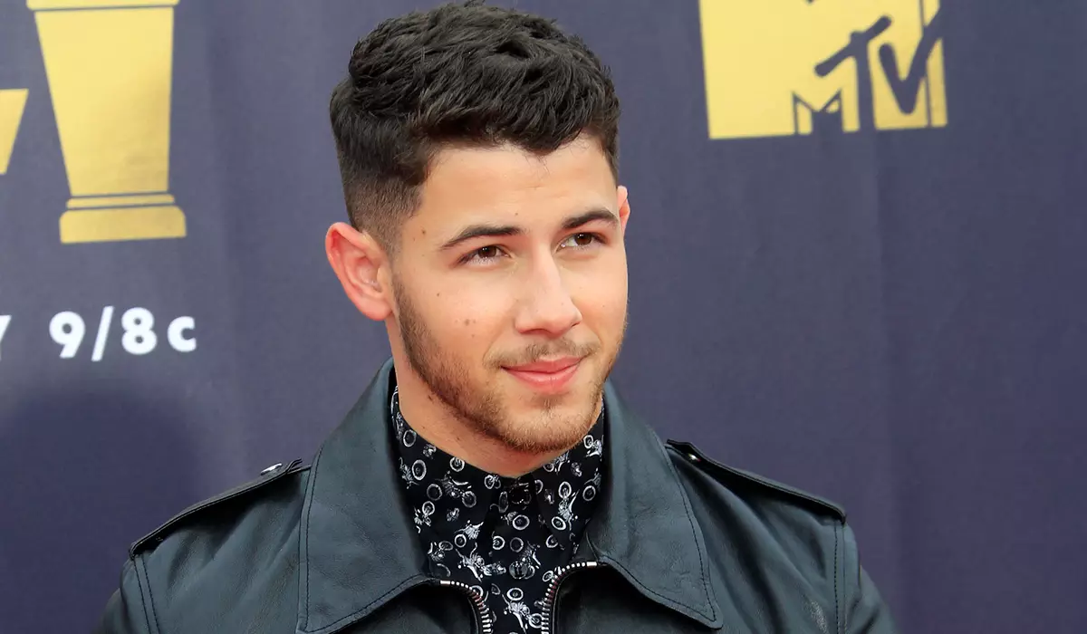 Nick Jonas hofft, viele Kinder mit einer Bewältigung zu machen