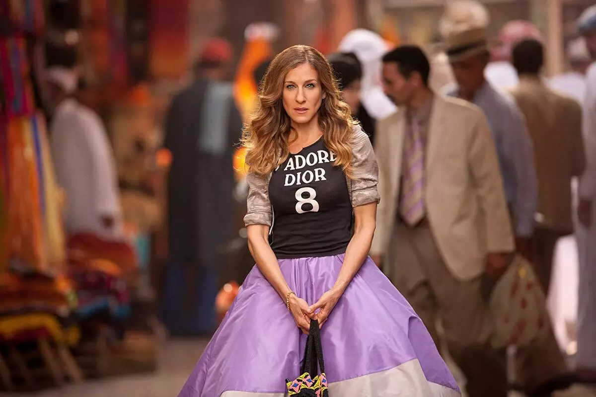 Sarah Jessica Parker volveu á imaxe de Carrie Bradshaw por caridade