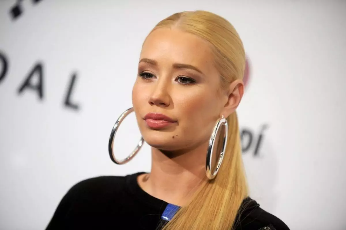 Iggy azala mamaki da labarin cewa a karon farko ya zama uwa