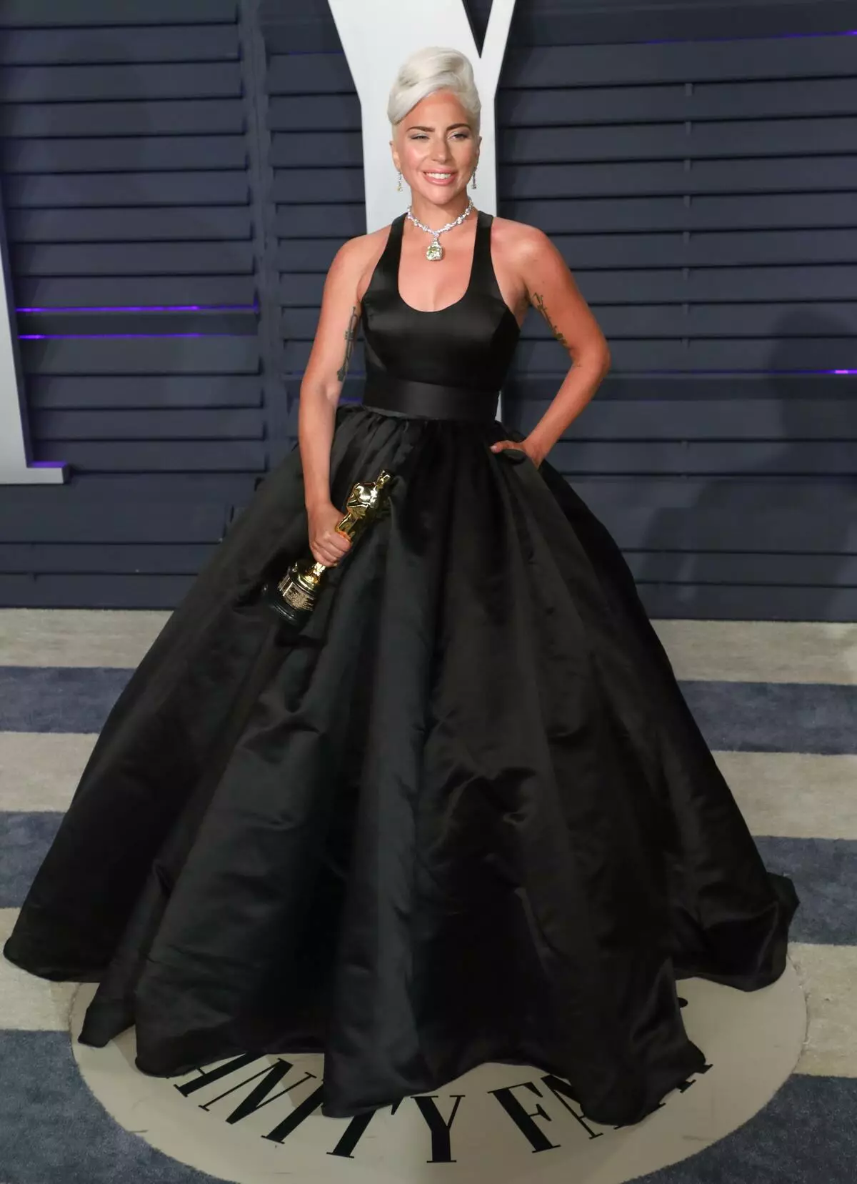 Outfits gélo sareng Serena Williams salaku ngarah: Naon anu anjeun ngarepkeun ti Gala 2019? 33077_1