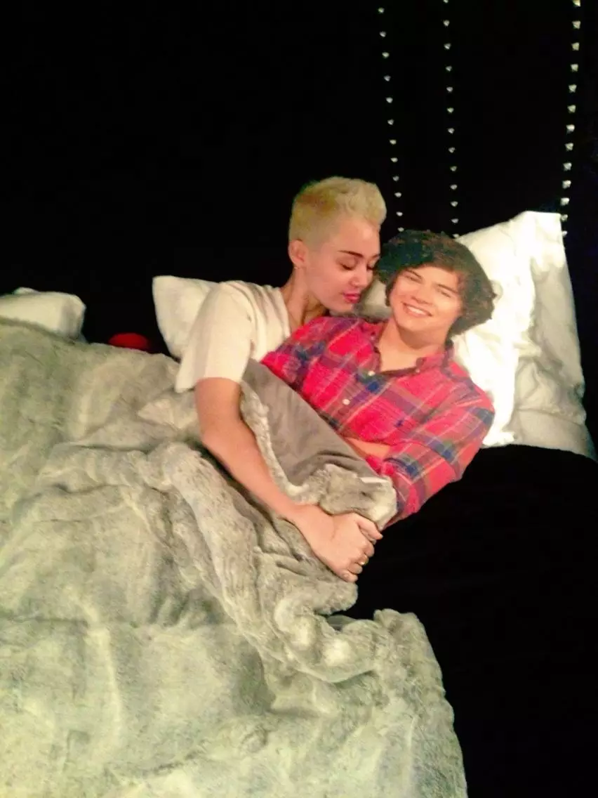Αστέρια στο Twitter: Miley Cyrus στο κρεβάτι με το Harry Stiles, και ο Jack Osbourne συναντά το πρωί της κόρης 33480_12