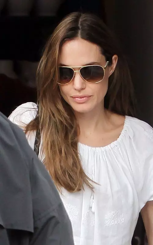 Stop Frame: AVRIL LAVIGNE, Charlize Theron, Angelina Jolie, Jennifer Aniston in drugi 34380_30