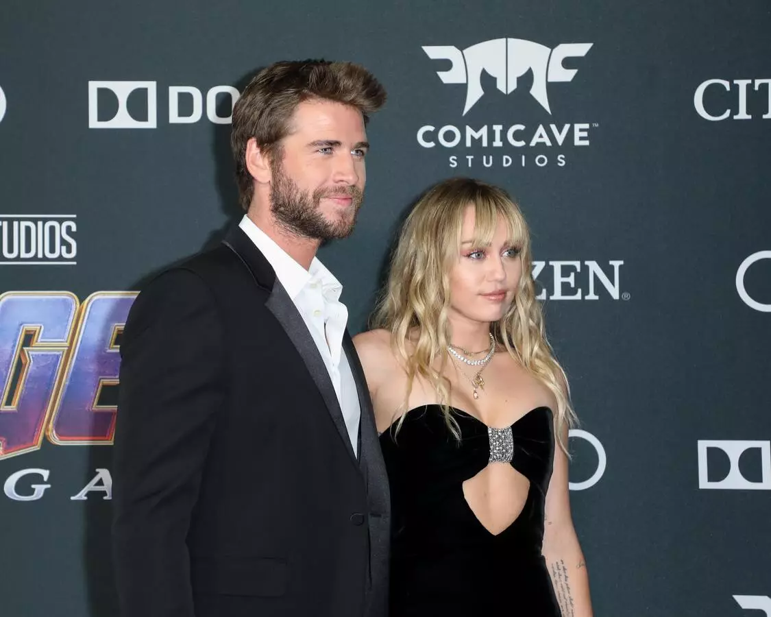 Insider atklāja Liam Hemsworth reakciju uz Miley Cyrus atzīšanu: "Viņš ir apmierināts ar Gabriella"