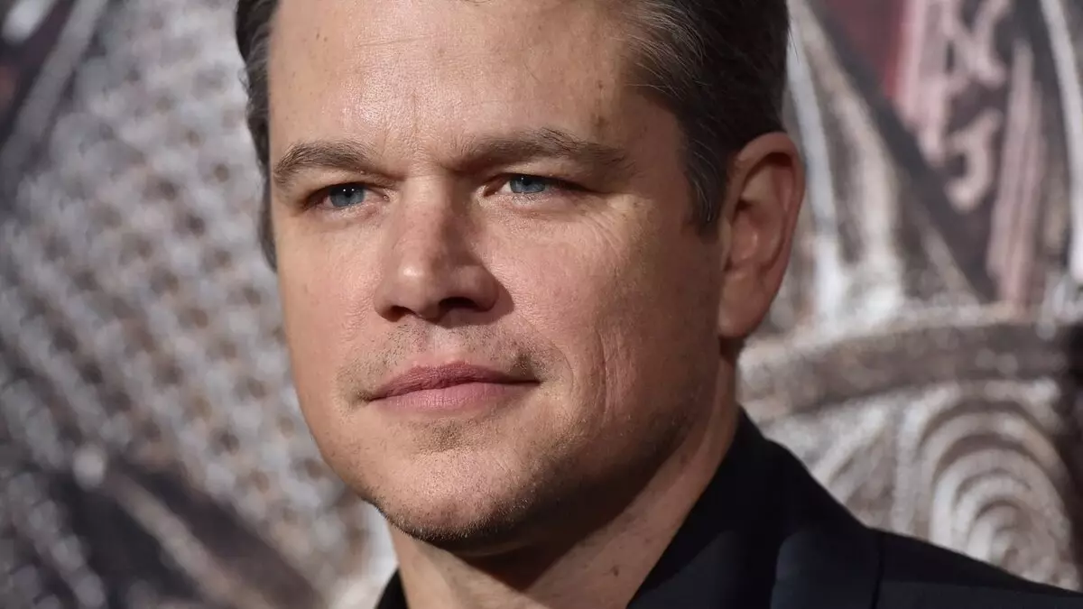 Lus xaiv: Matt Damon tau txais lub luag haujlwm hauv lub luag haujlwm hauv: hlub thiab xob quaj "