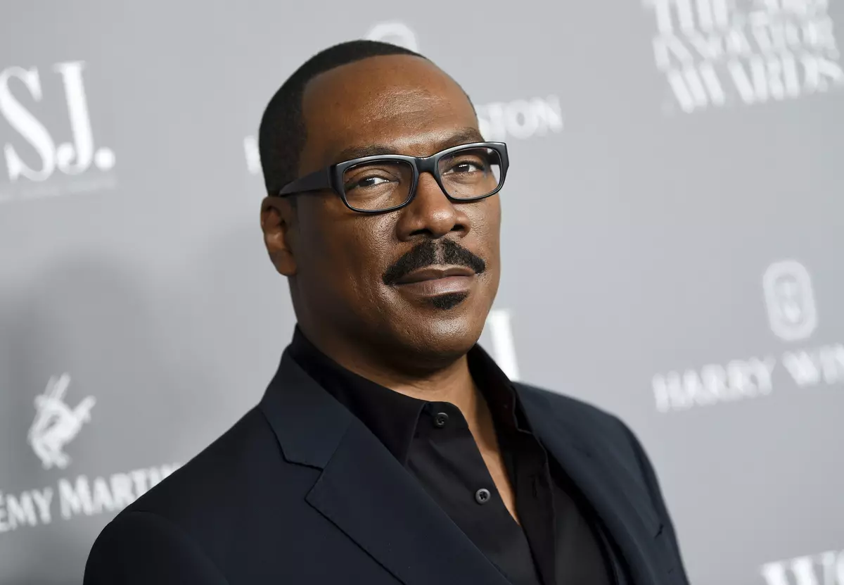 Den Eddie Murphy emotional erkläert firwat hien de Filmer fir vill Joeren verlooss huet