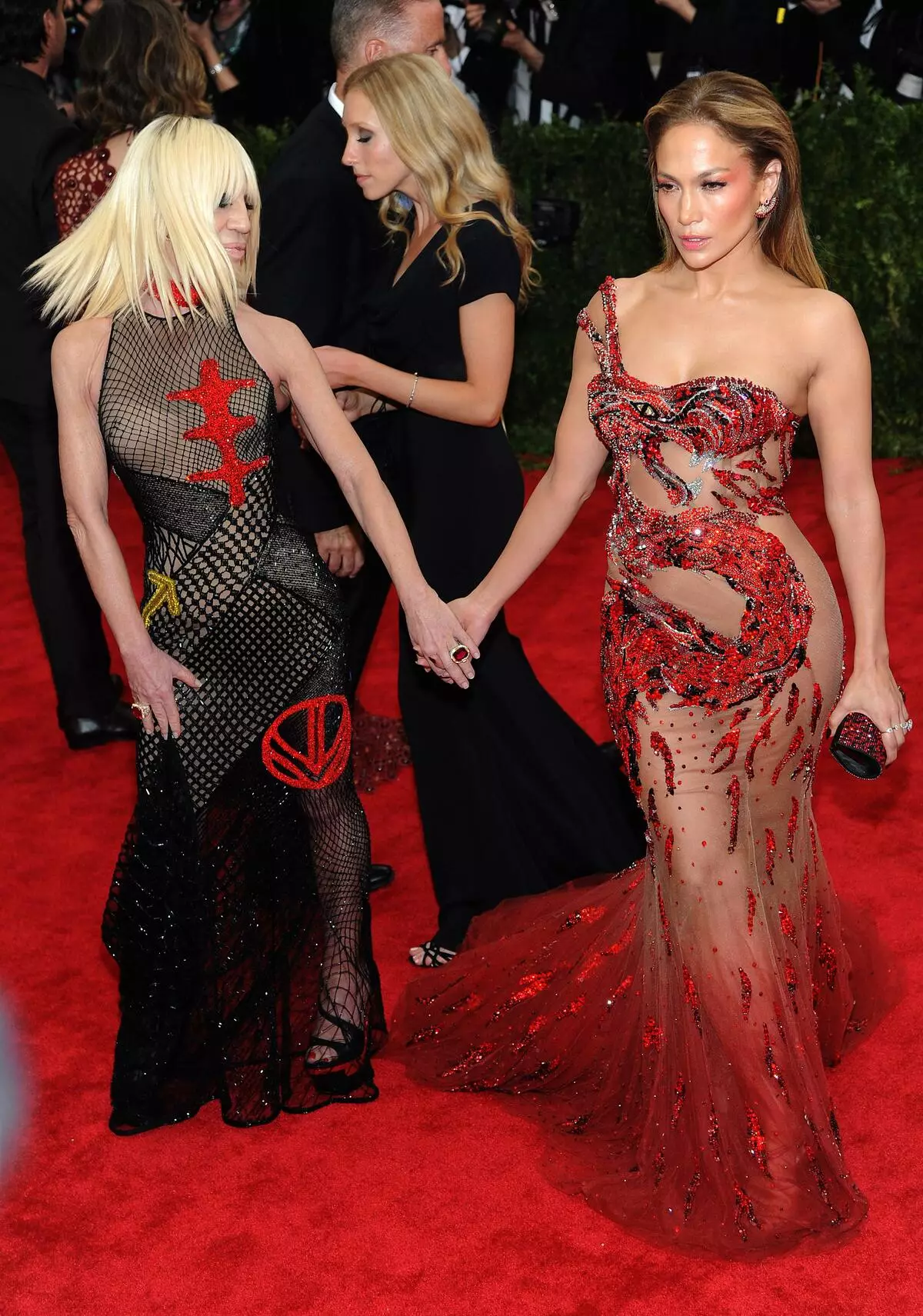 Jennifer Lopez Versace-dan diniy liboslar tufayli Google rasmlari ixtiro qilinganligini aytdi 41106_4