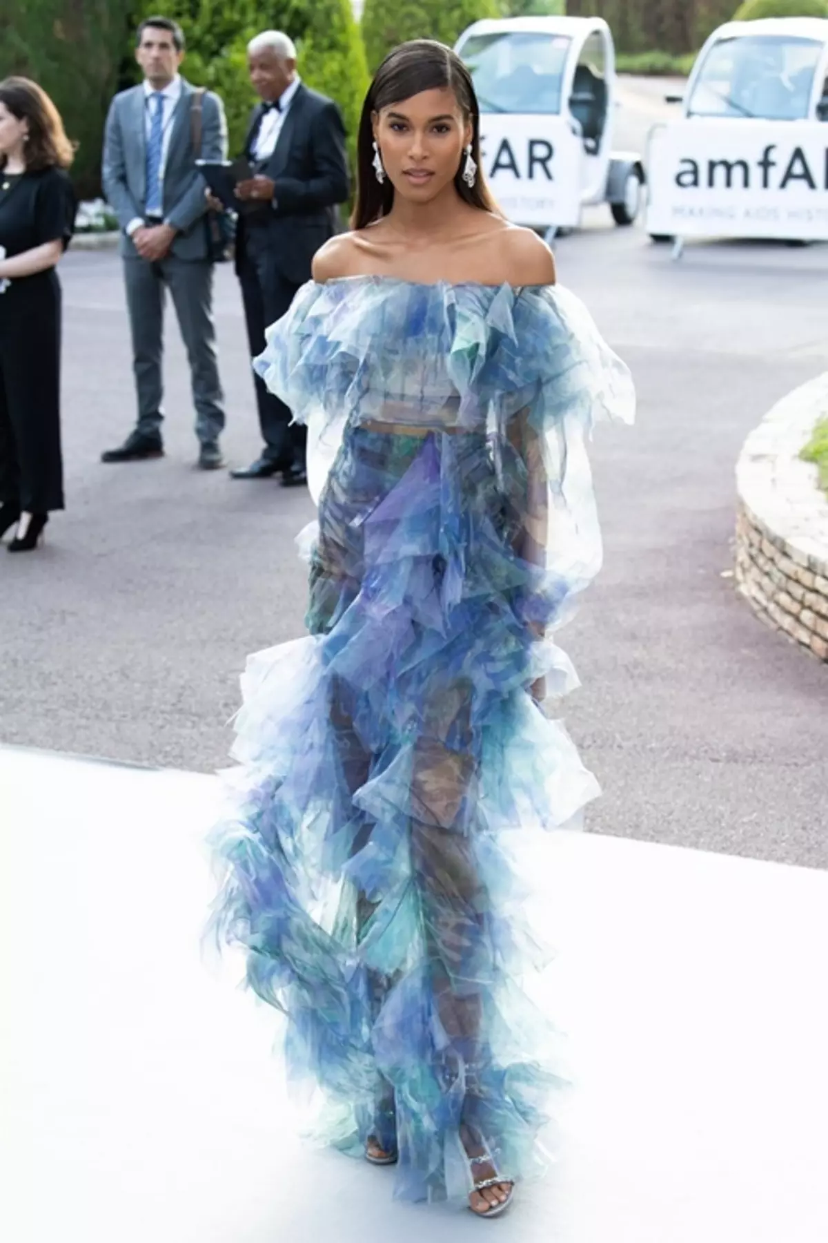 Cannes-2019: Nina Dobrev, Kendall Jenner, Mill Yovovich iyo daraasiin xiddigo kale oo ku yaal Amfar gala 41476_14