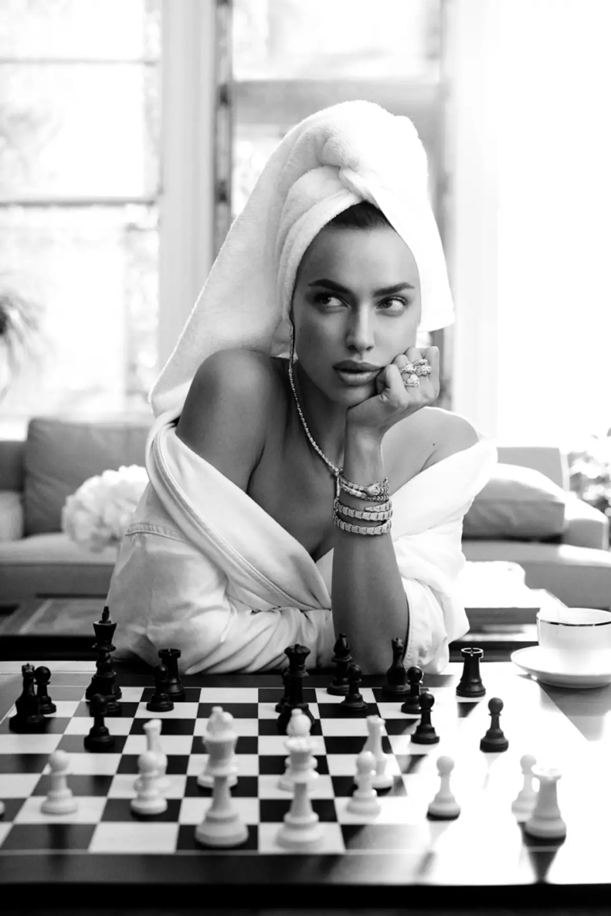 Irina Shayk i et foto skyde til Harper's Bazaar: 