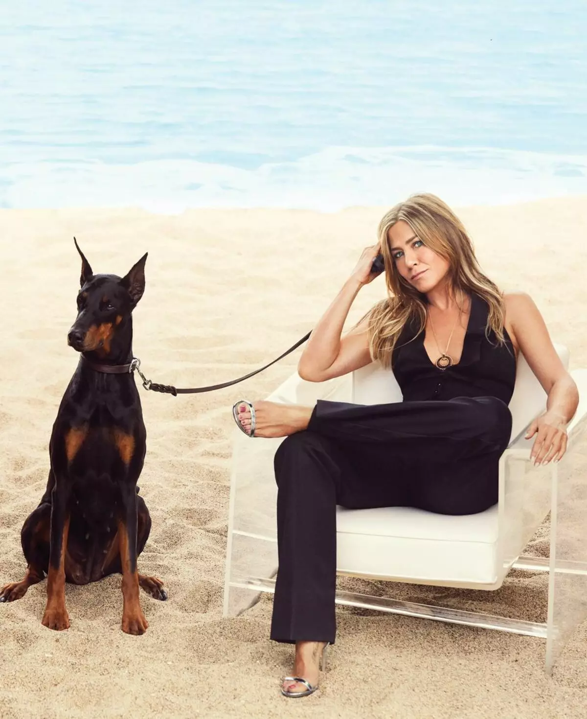 Jennifer Aniston อธิบายว่าทำไมยังคงอยู่คนเดียวและนำแสดงในการถ่ายภาพเซ็กซี่สำหรับ Harper's Bazaar 41780_4