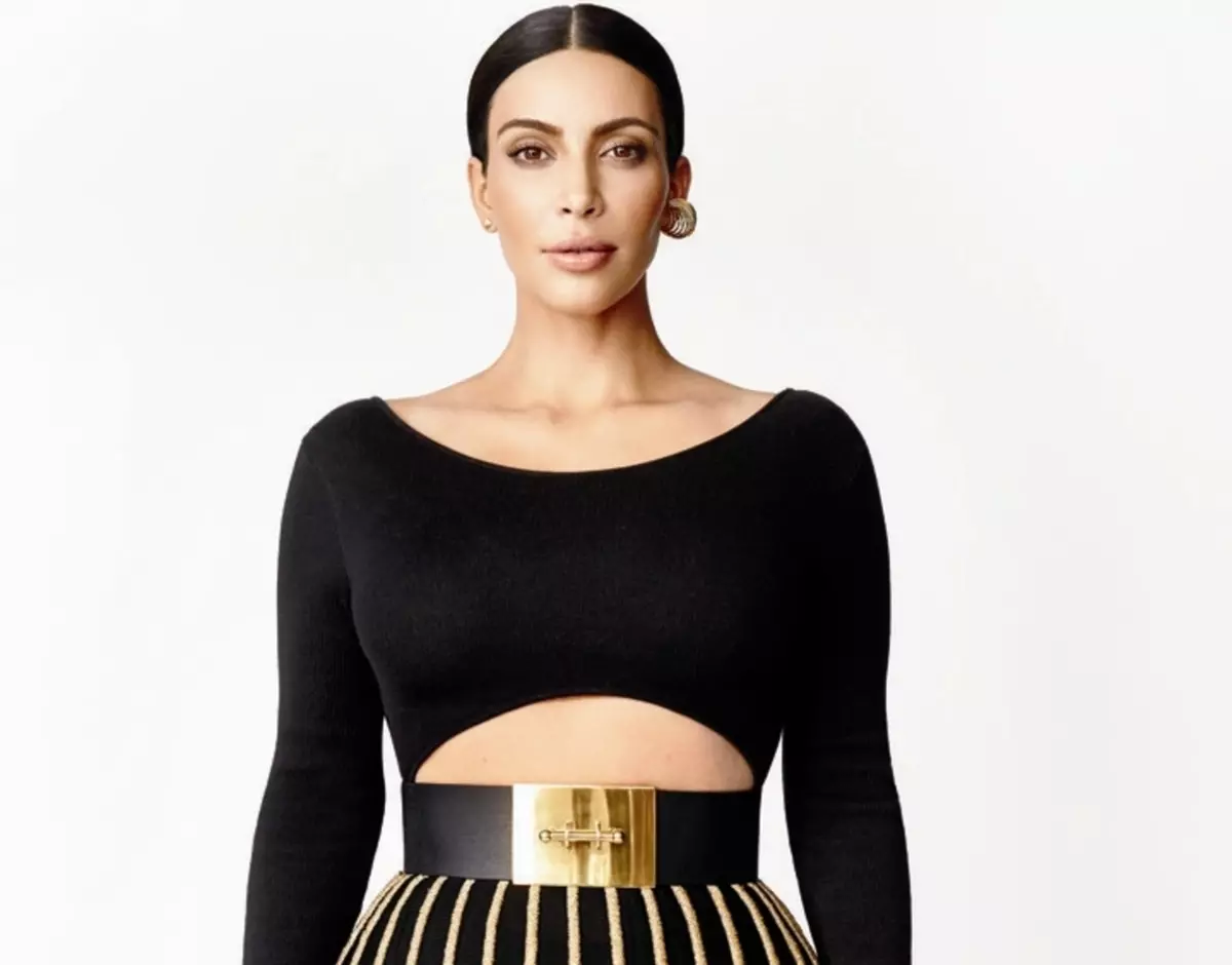 Kim Kardashian în glamourul revistei. Iulie 2015.