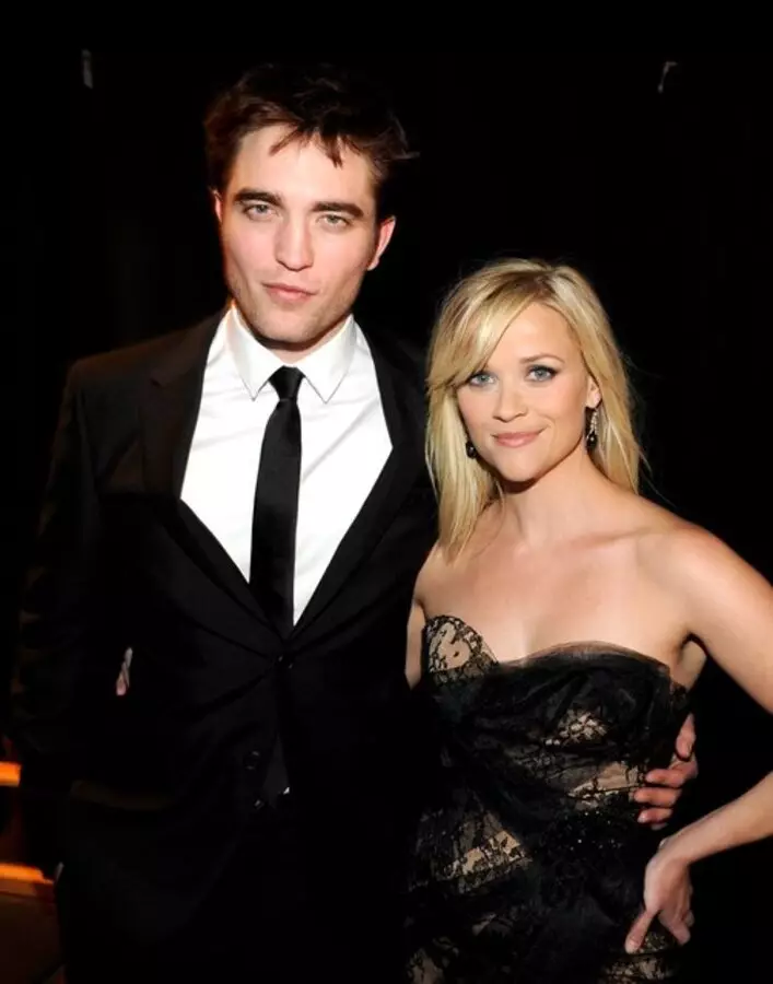 Reese witherspoon at Robert Pattinson sa Country Music Awards.