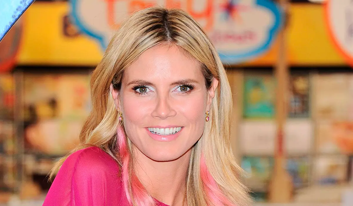 O le afafine o Heidi Klum na teuteuina le faavaa o le mekasini 20 tausaga talu ona mavae tina