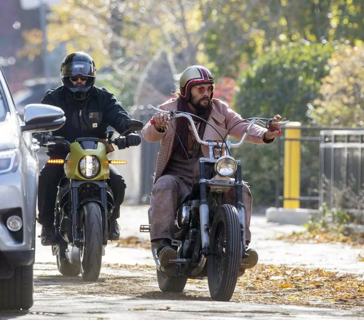 Glamor Jacket and Glasses: Jason Momoa Ditangkap Dengan Bikers Kawan di Kanada 47839_1