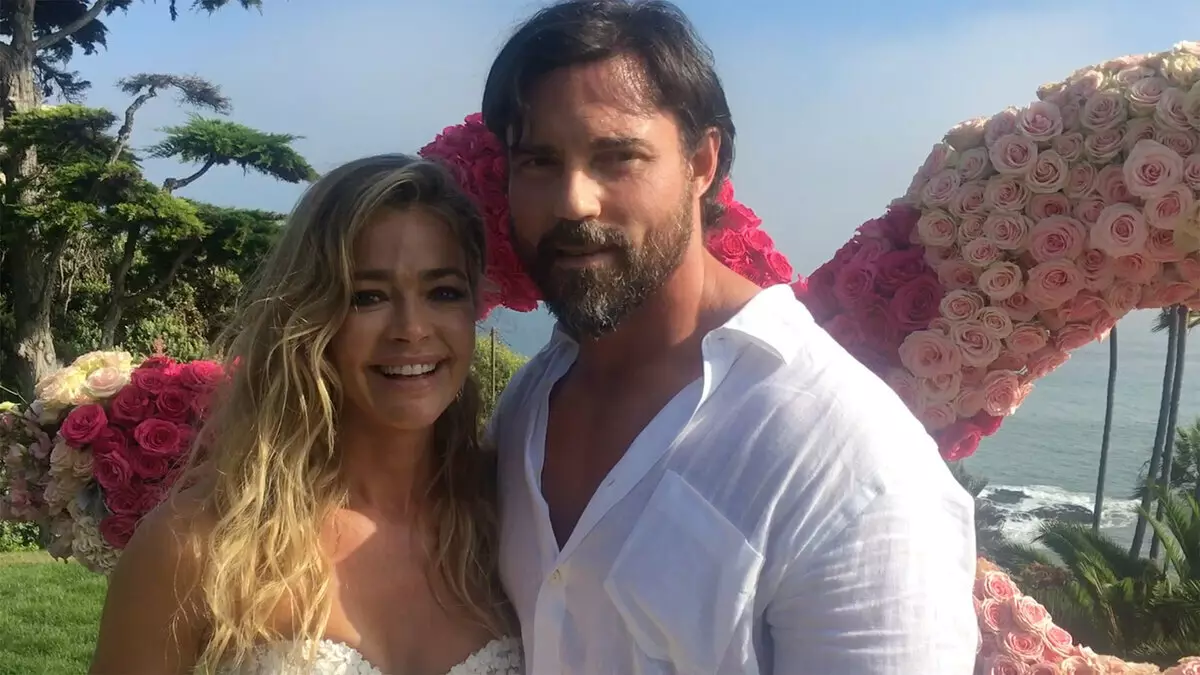 Deniz Richards married 2 days after the announcement of the engagement (photo)