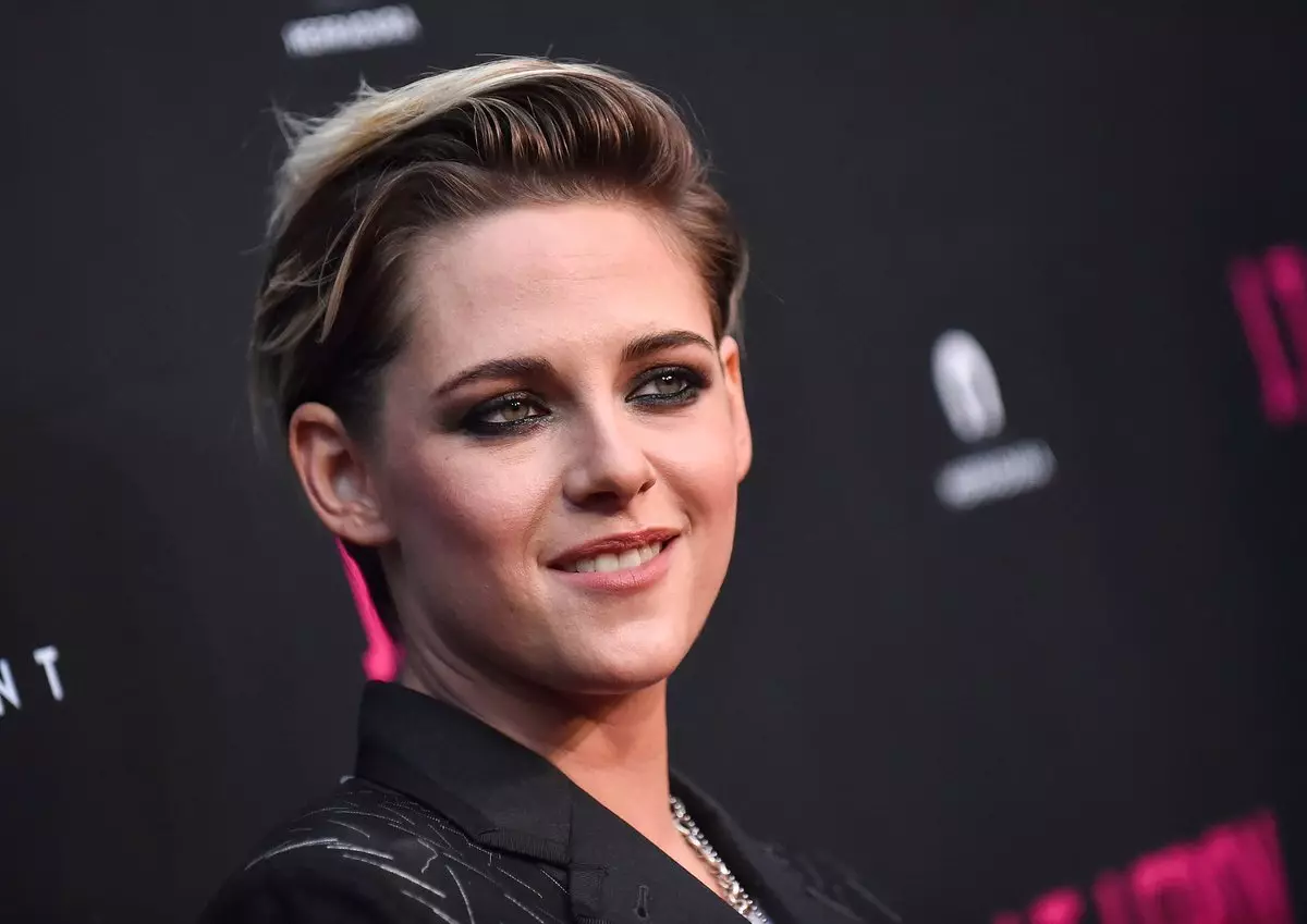 Video: Kristen Stewart Shot Film qasir għal Netflix b'mod iżolat