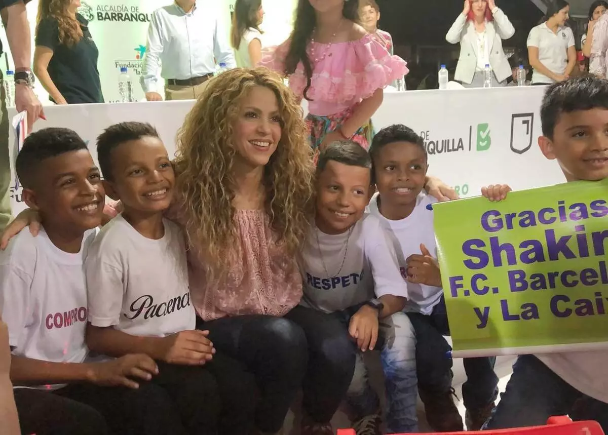 Shakira do të ndërtojë dy shkolla për fëmijë në Columbia amtare