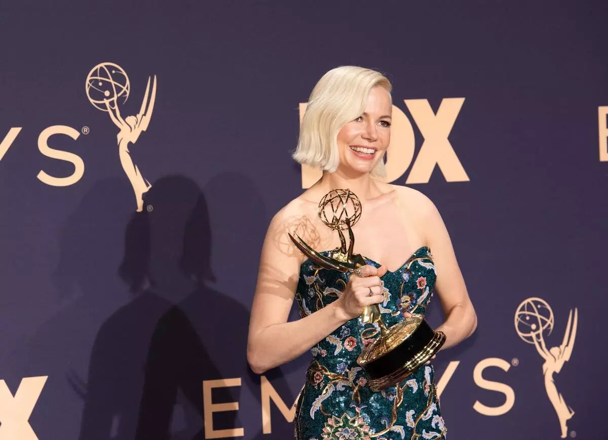 Michelle Williams ya sadaukar da wasiƙar godiya kan "emmy" jima'i a cikin Hollywood