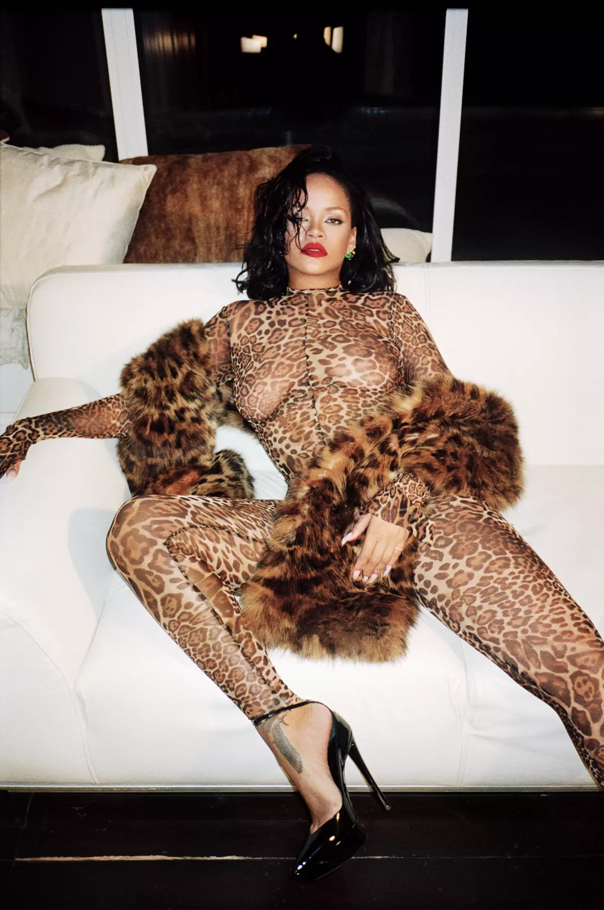Rihanna a vorbit despre romanul cu miliardarul arab în conversație cu interviul 51625_3