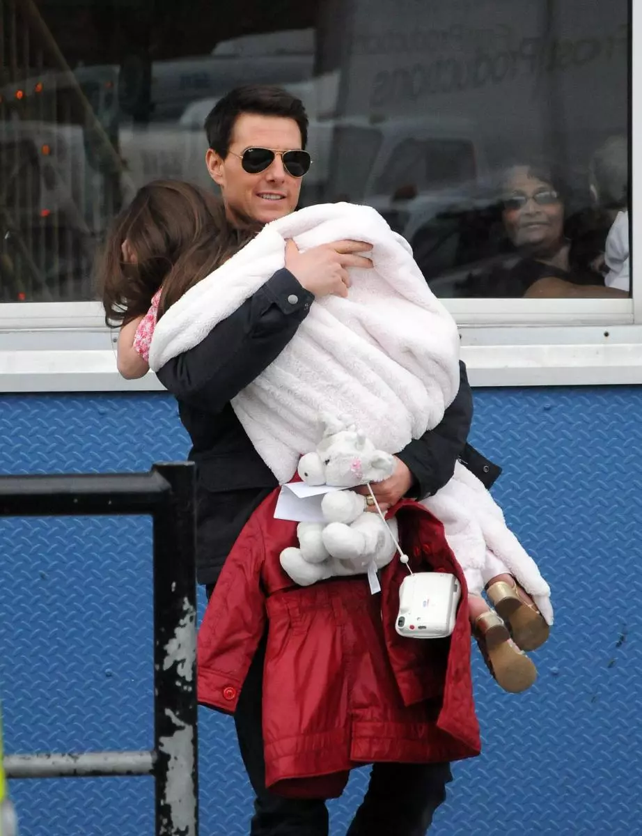 Media: Tom Cruise vrea să-i atragă pe fiica lui Suri la Biserica de Științeologiste 53016_2