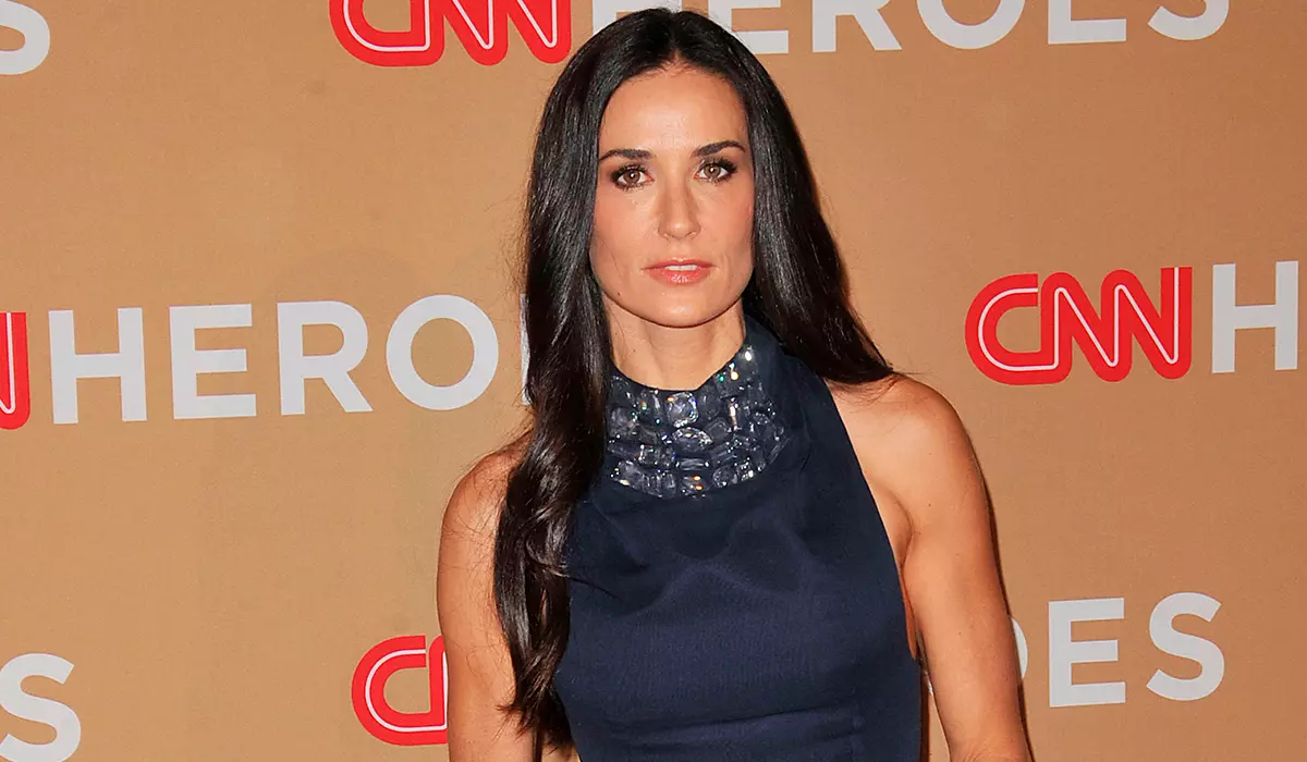 "Wanita yang Magnificent": Demi Moore mengagumi isteri bekas isteri Bruce Willis