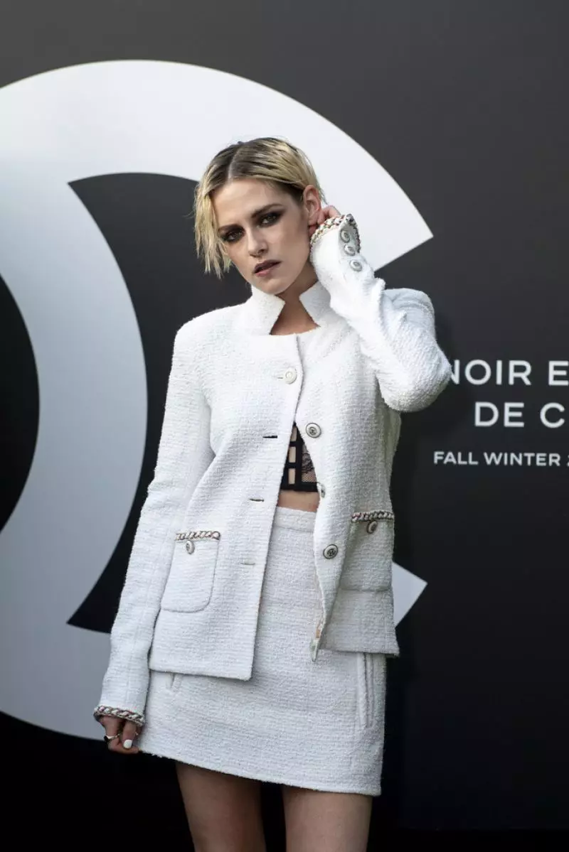 Ifoto: Kristen Stewart na Stella Maxwell muri Chanel Yerekana i Paris 53587_3