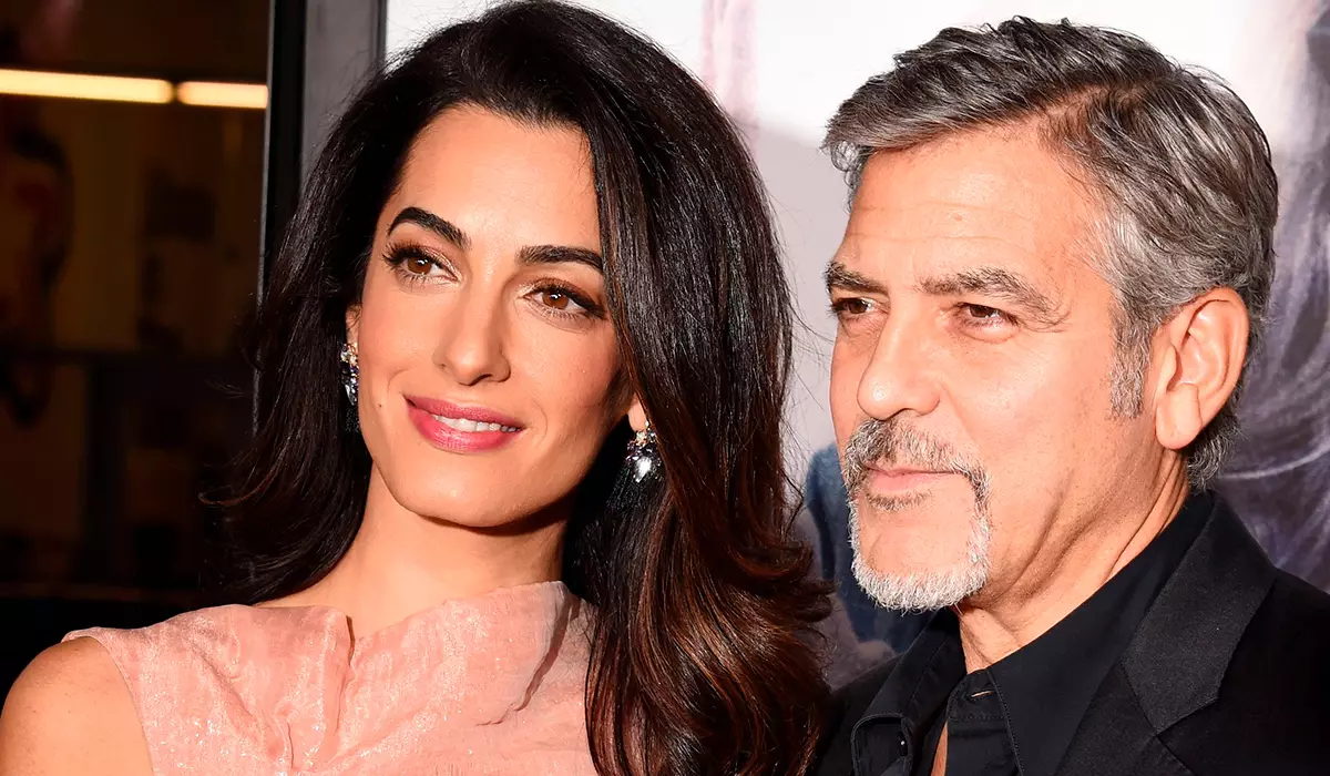 Istri George Clooney bercanda bahwa pernikahan mereka adalah tes kekuatan karena bukunya