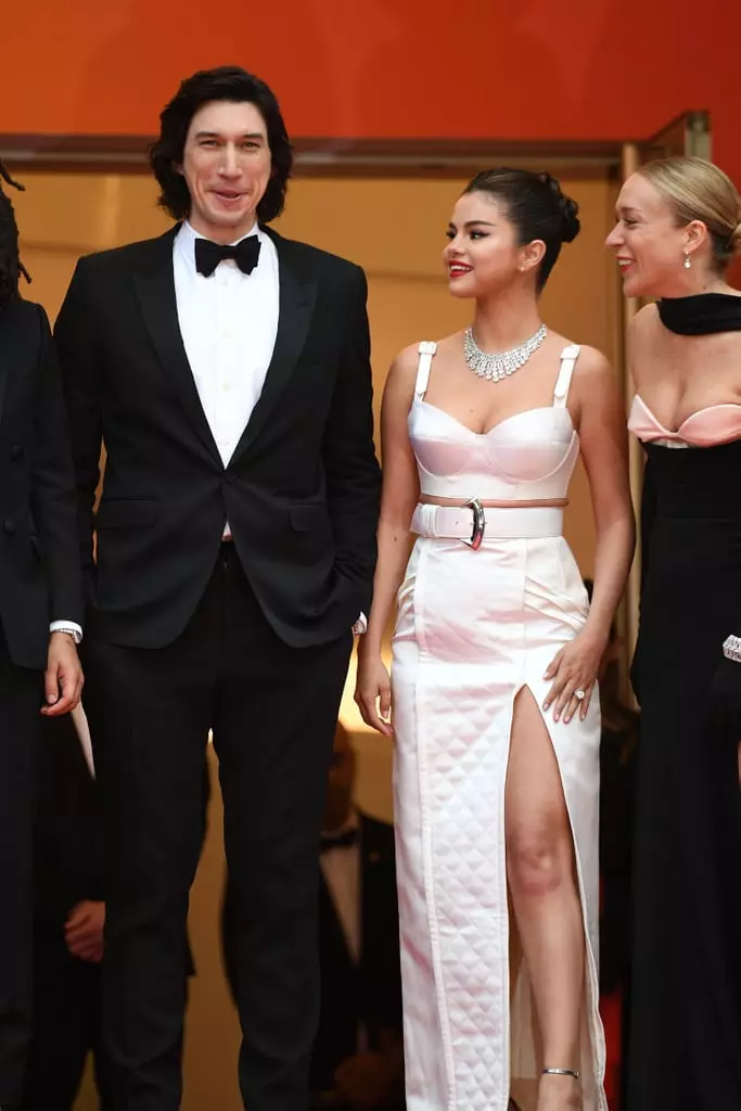 Cannes-2019: Selena Gomez, Eva Longoria, Julianna Moore kaj aliaj steloj sur la ruĝa malkovro 53873_23
