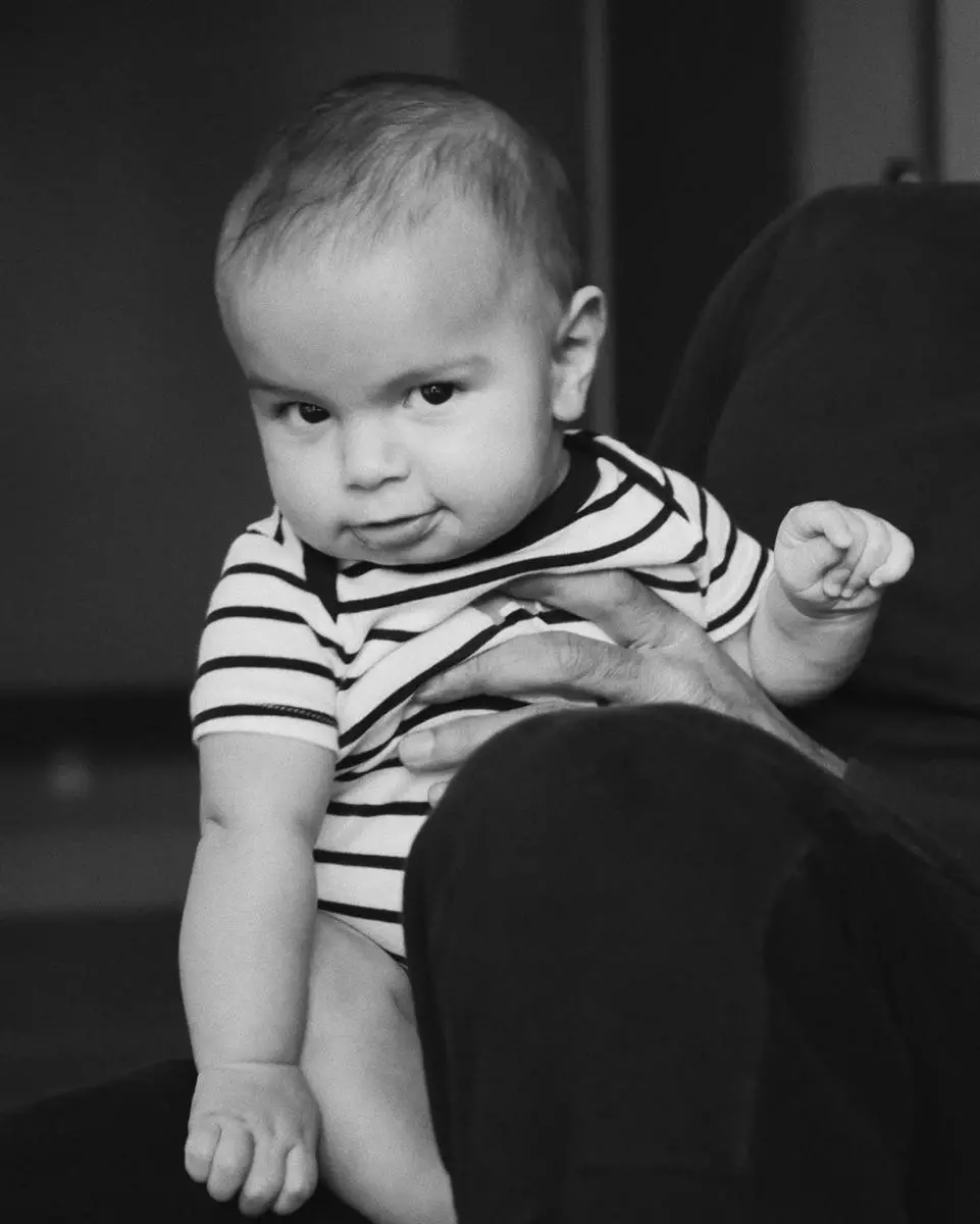 Foto: Ricky Martin əvvəlcə beş aylıq bir oğlunun üzünü göstərdi 54027_3