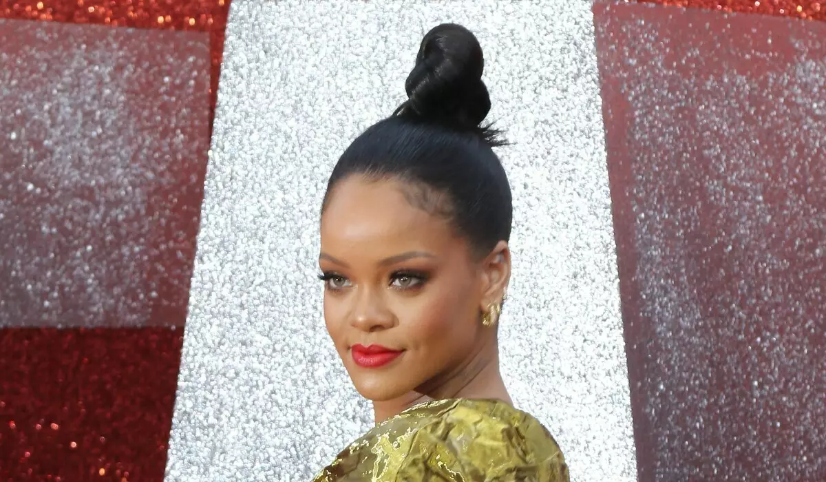 Rihanna o ile a kena Protist on the Stevet of New York: foto