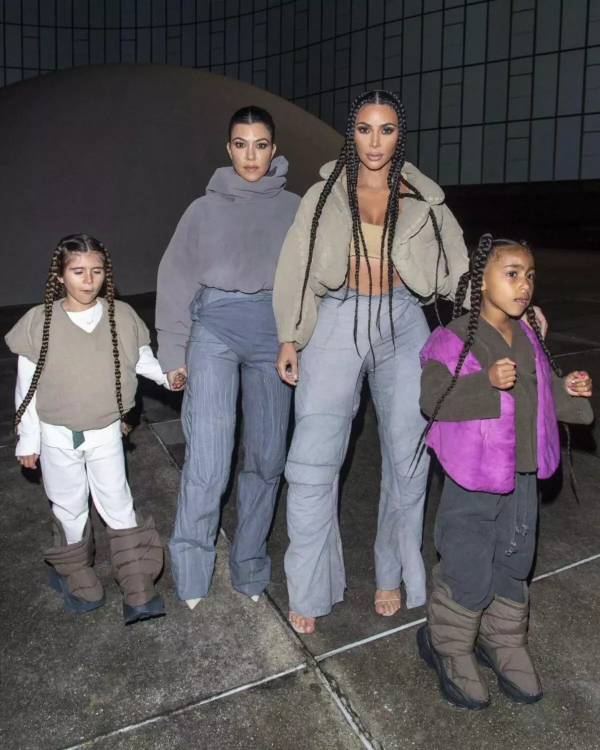 Os pais dos cantantes de 5 anos condenaron a Kim Kardashian pola actuación de North coas súas cancións 54591_1