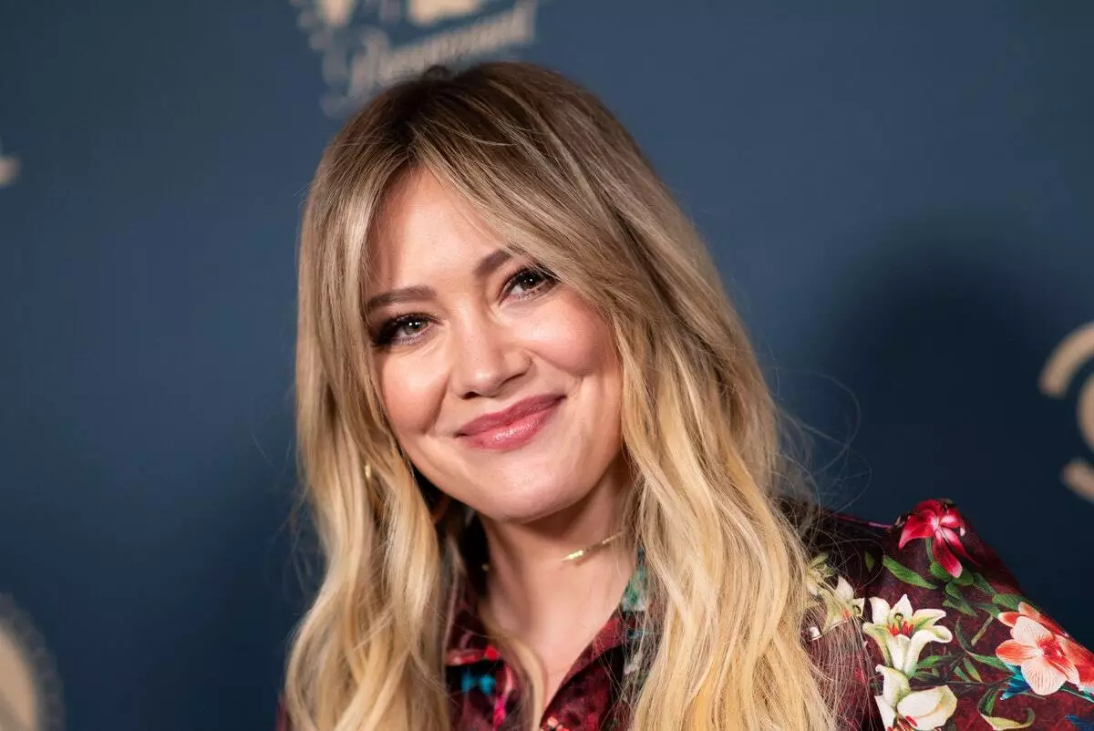 Hilary Duff o ile a ipiletsa mapolesa ka lebaka la ketsahalo e nang le Paparazzi, a imolla mora oa hae