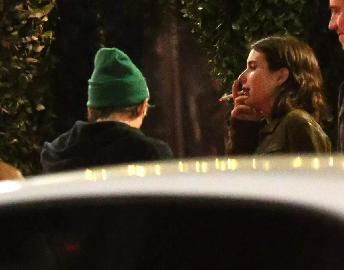 Foto: Kristen Stewart auf einem Spaziergang mit ihrer Freundin Emma Roberts 55712_6