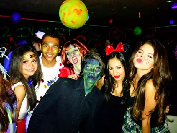 Estrellas en Twitter: Lia Michelle tiene Halloween en el tiroteo, y Hillary Duff con un cerdo 58786_16