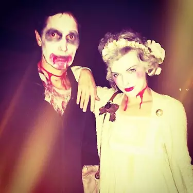 Stjerner på Twitter: Lia Michelle holder Halloween på skytingen, og Hillary Duff med en gris 58786_25