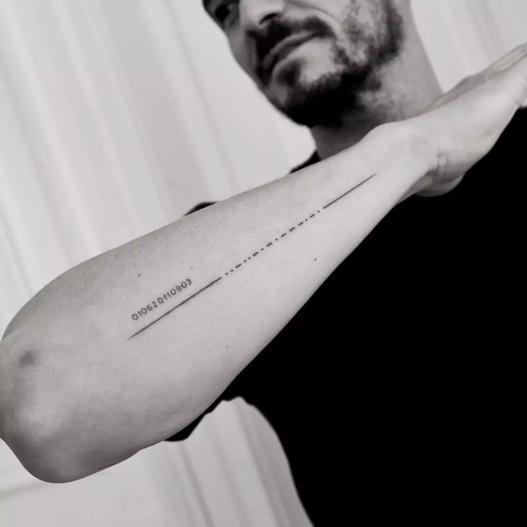 Si Orlando Bloom nga gipahinungod sa iyang anak nga lalaki flynna tattoo sa usa ka sayup 60620_1