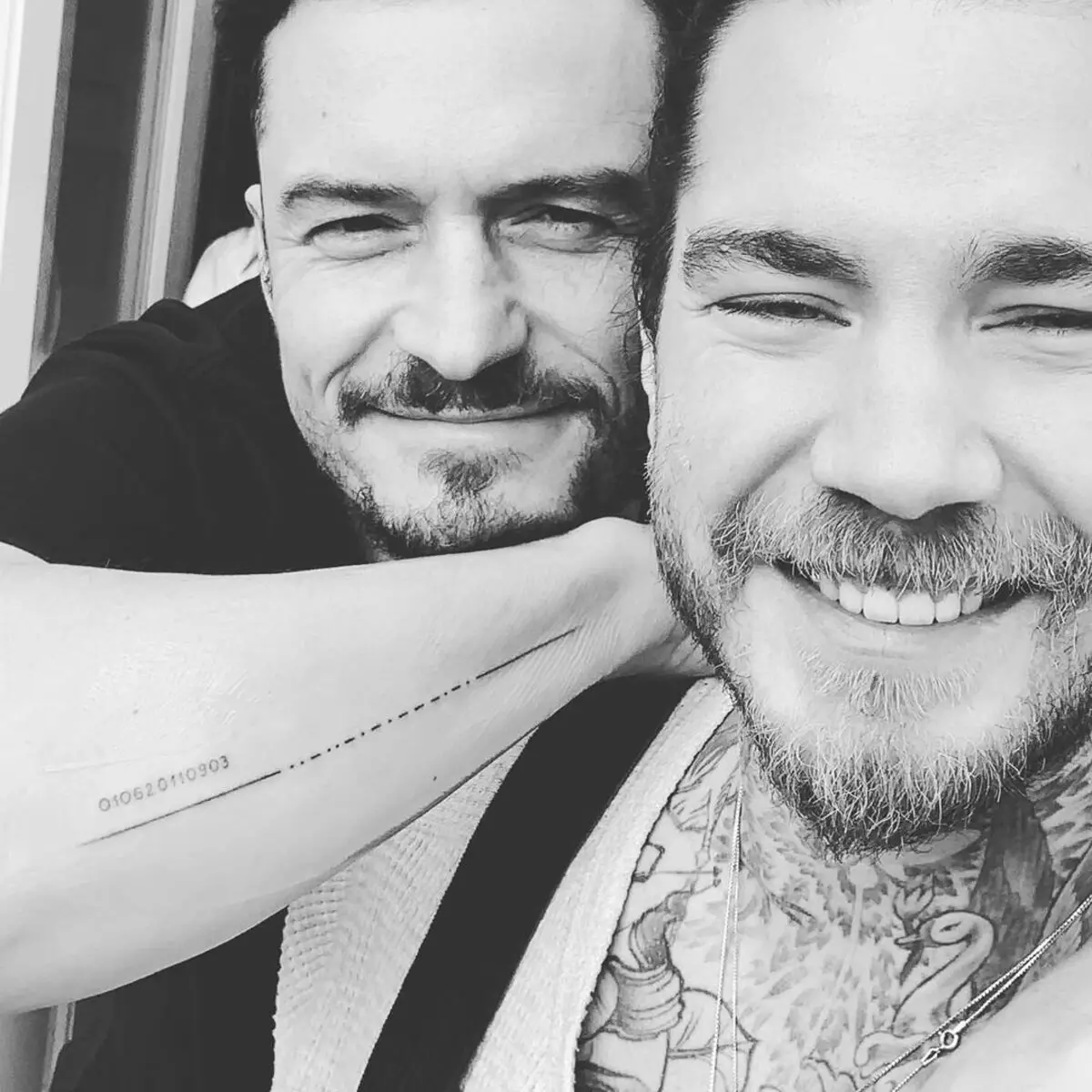 Orlando Bloom dedicó a su hijo Flynna Tattoo con un error 60620_2