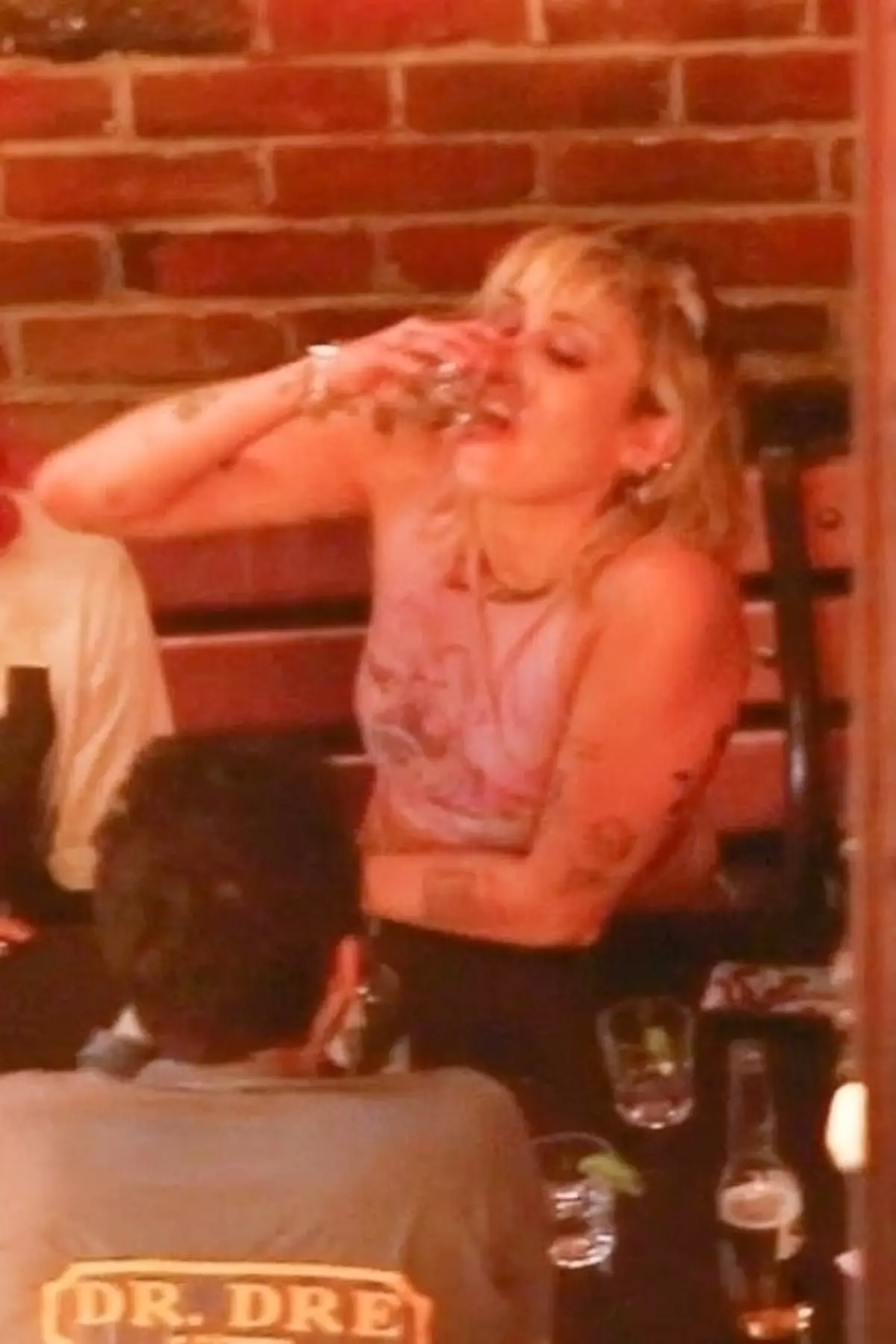 Foto: Miley Cyrus atrapó besos con ex novio Holmi 61580_4