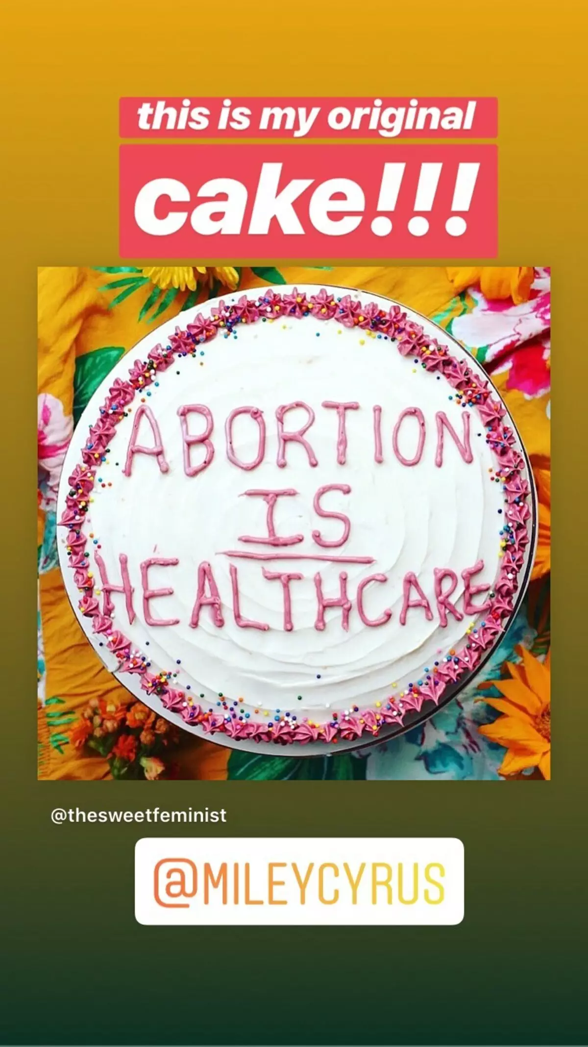 माइली साइरस ने गर्भपात के समर्थन में एक केक के साथ फोटो के लिए माफ़ी मांगी 61711_3