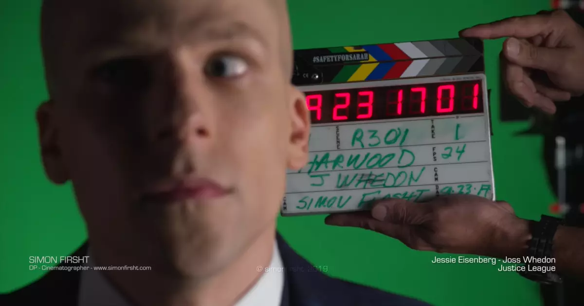 Видеоклипове: Сцена на посттитрон с Lex Luthor в 