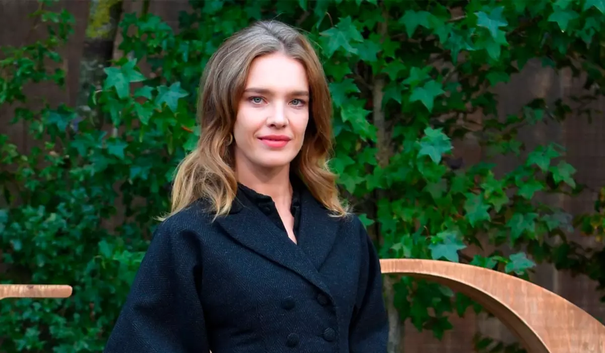 "Ew îro 15 e": Natalia Vodyanova bi keça xwe re wêneyên kesane şand