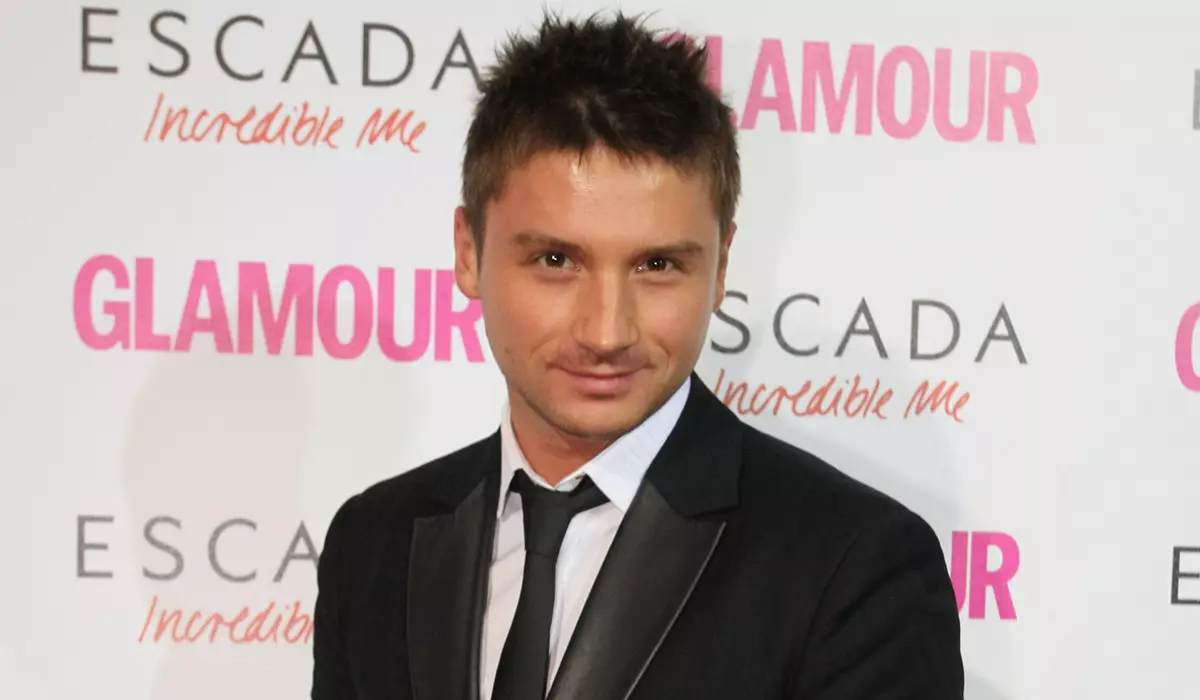 "Splněno 43": Sergey Lazarev poctěn vzpomínku na zemřelého na nehodě