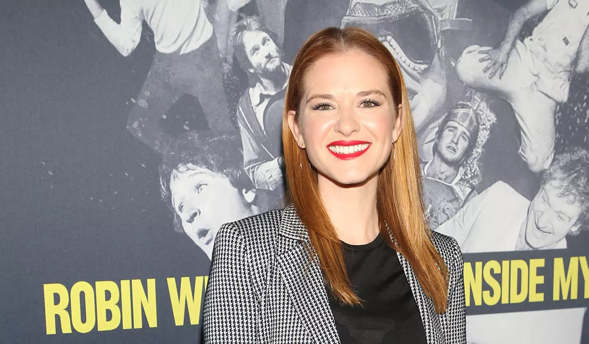 Sarah drew adzabweranso m'chifanizo cha eypril Capner mu Nyengo ya 17 ya "Matenda a Passion"