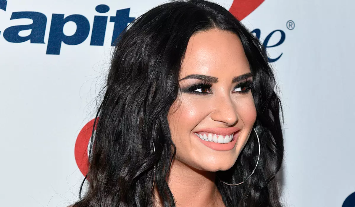 "Solia amagar-me darrere del cabell": Demi Lovato es va estavellar per superar els complexos