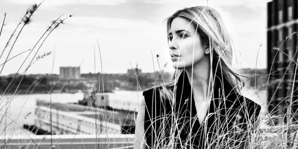 Shtatzëna Ivanka Trump në revistën e qytetit dhe vendit. Shkurt 2016.