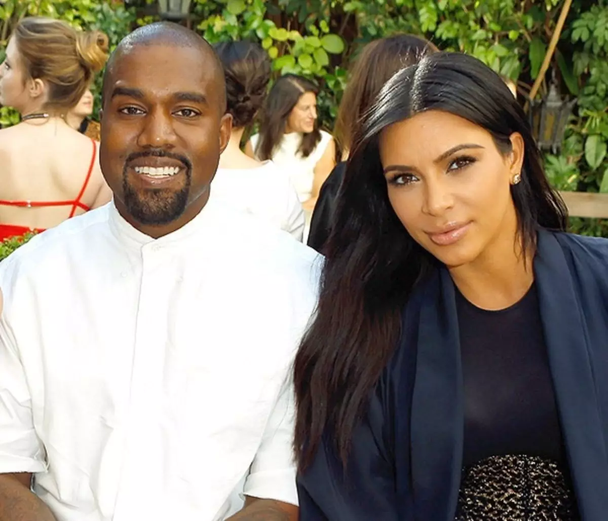 Kim Kardashian pasiūlė 2 mln $ už naujagimio sūnaus nuotraukai