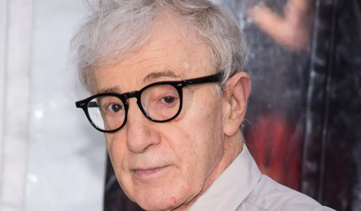 Mia Farrorow က Woody Allen ကသူမကိုမှတ်တမ်းရုပ်ရှင်အတွက်လက်စားချေလိမ့်မယ်လို့ကြောက်တယ် 65148_1